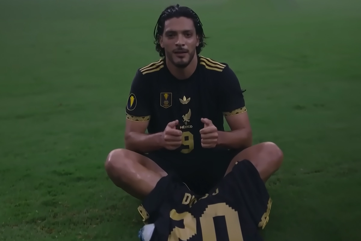 You are currently viewing Raúl Jiménez: Mexico’s Veteran Striker and Reluctant Survivor